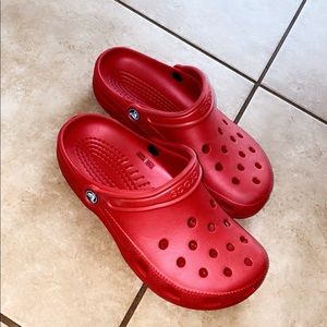 red crocs!